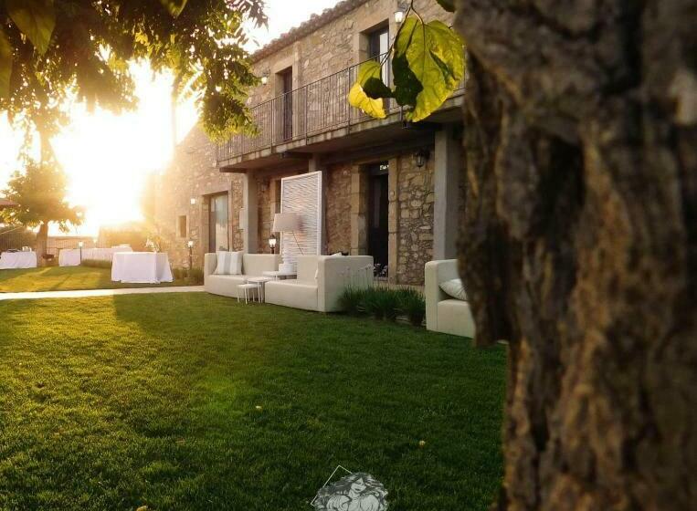 هتل Agriturismo Russa Belladonna