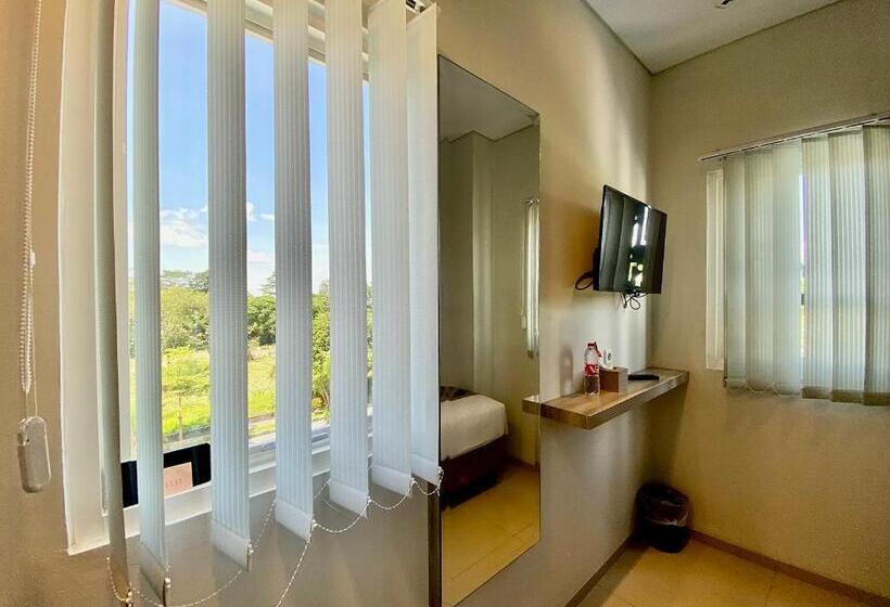 فندق Front One Budget Boyolali