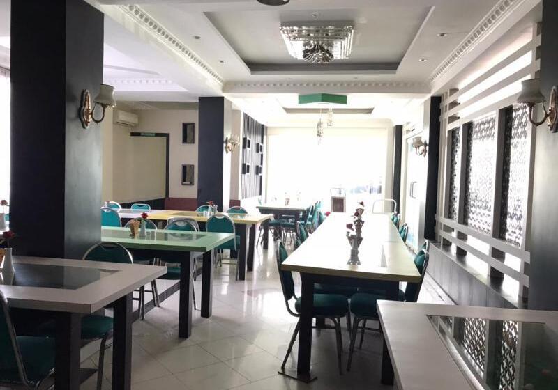 فندق Grand Balqis Akasia