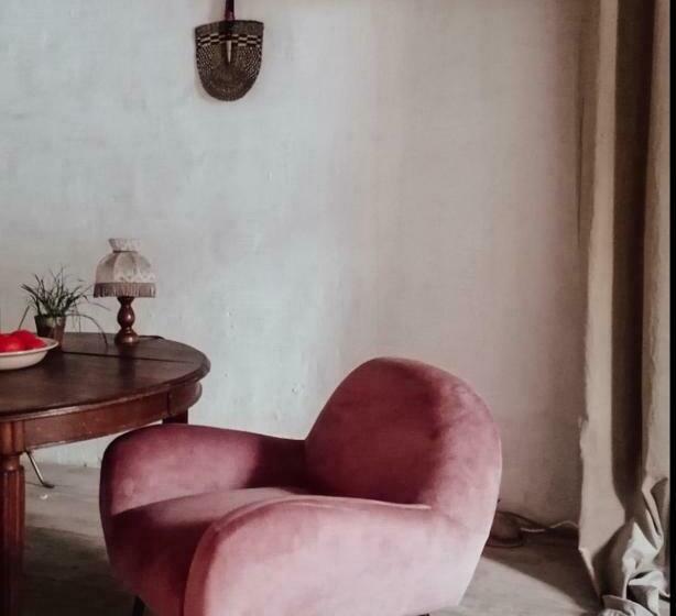 פנסיון Abury, Tables Et Chambres , Randos Et Bien être à La Montagne