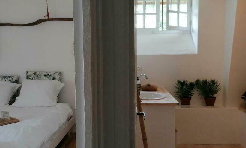 פנסיון Abury, Tables Et Chambres , Randos Et Bien être à La Montagne