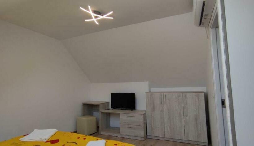 Пансион Calypso Rooms