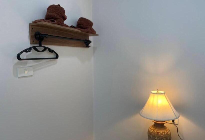 펜션 Mondee House @the Airport