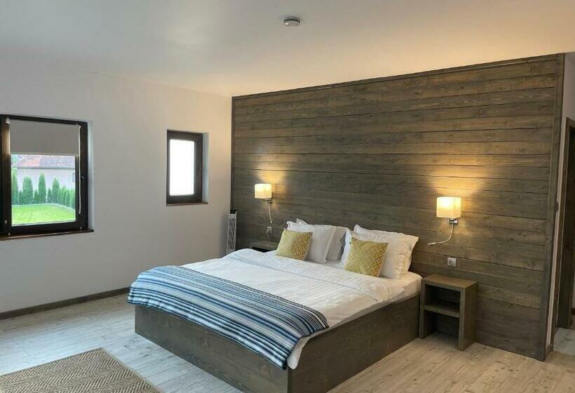 ペンション Montana 219