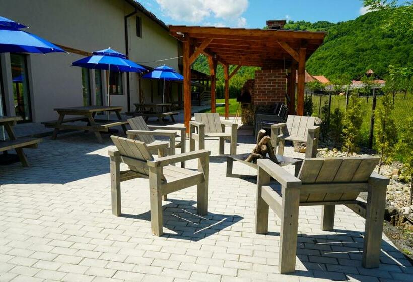 ペンション Montana 219