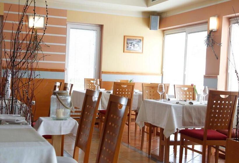 پانسیون Rooms Optim