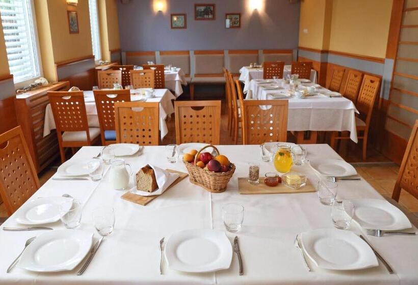 پانسیون Rooms Optim