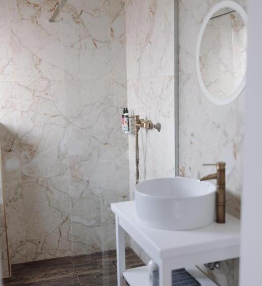 פנסיון The Corner50