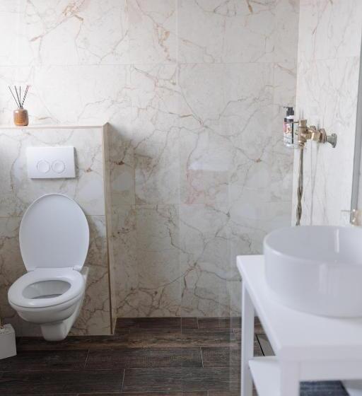 פנסיון The Corner50