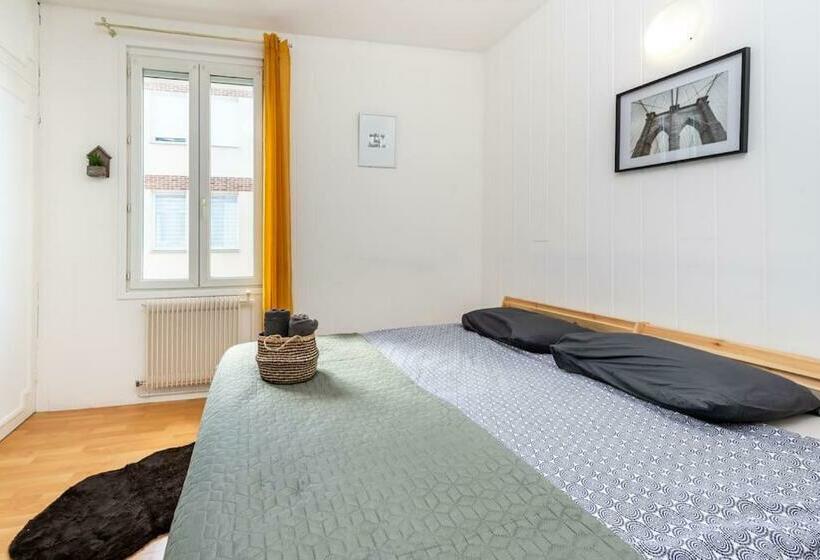 بنسيون Le St Honore