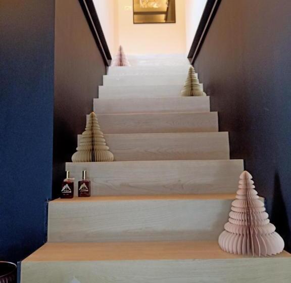 פנסיון V&v Rentroom Design