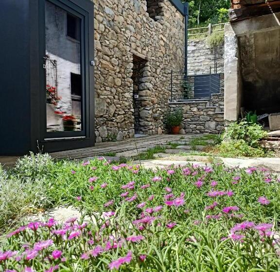 פנסיון V&v Rentroom Design