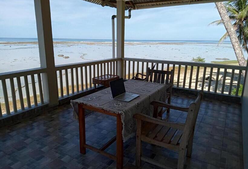 بنسيون Yohanes Guest House Sorake Surf Nias