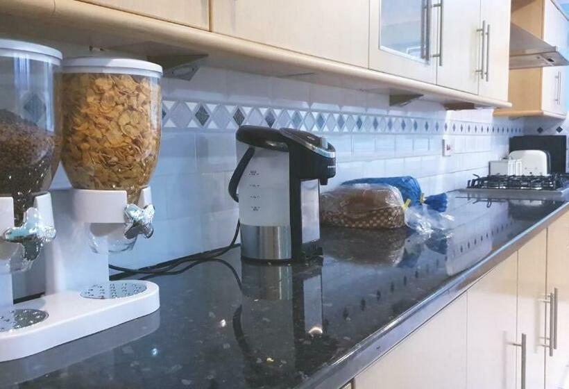 Stayeasy B&b In Trendy Heart Of London