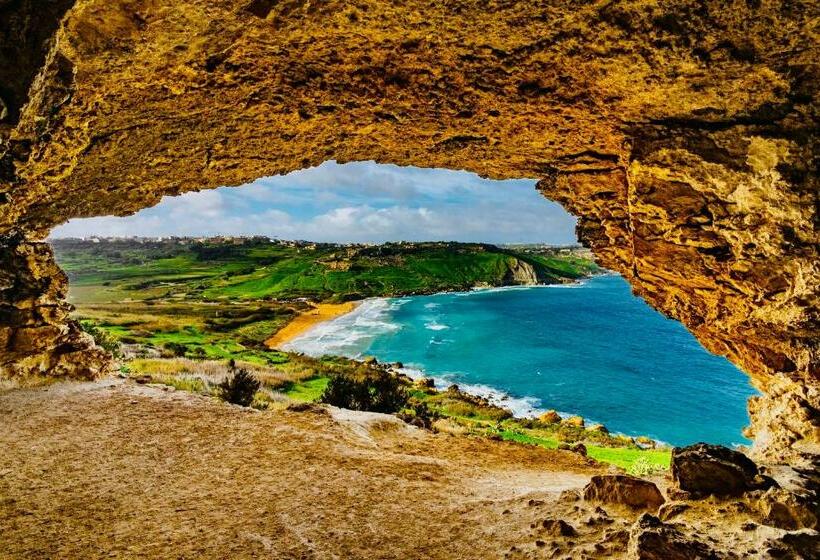 The Cloisters Bed And Breakfast