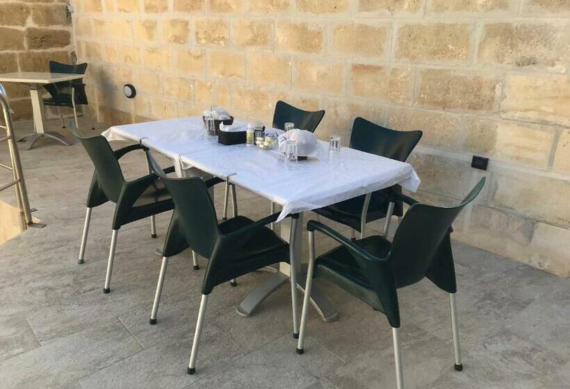 The Cloisters Bed And Breakfast