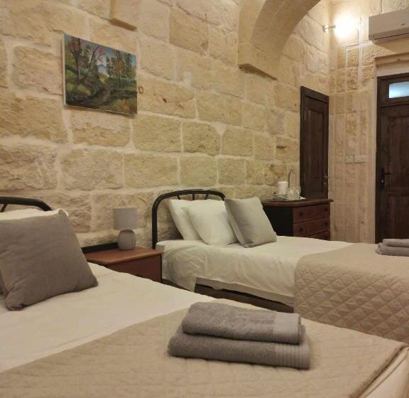 The Cloisters Bed And Breakfast