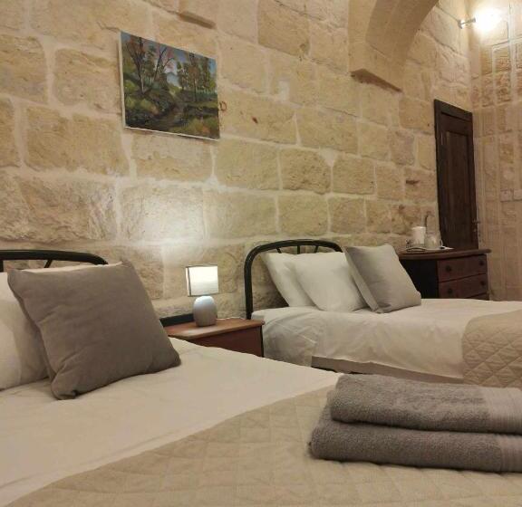 The Cloisters Bed And Breakfast