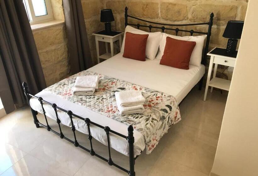 The Cloisters Bed And Breakfast