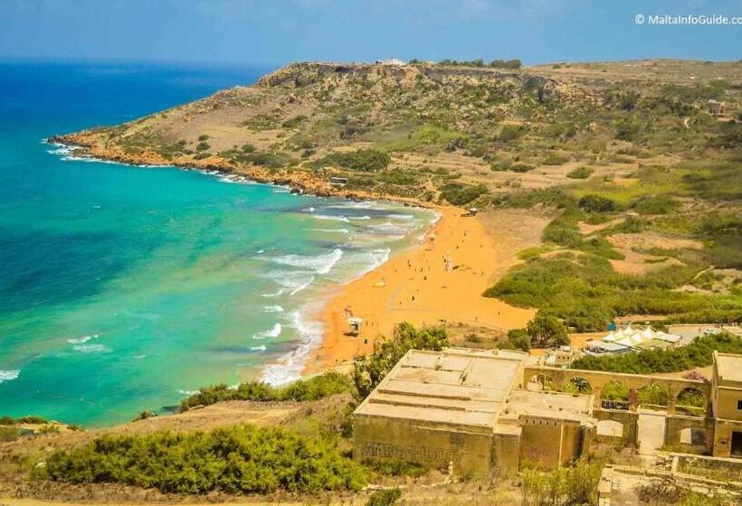 The Cloisters Bed And Breakfast