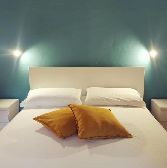 A Due Passi Dal Mare B&b