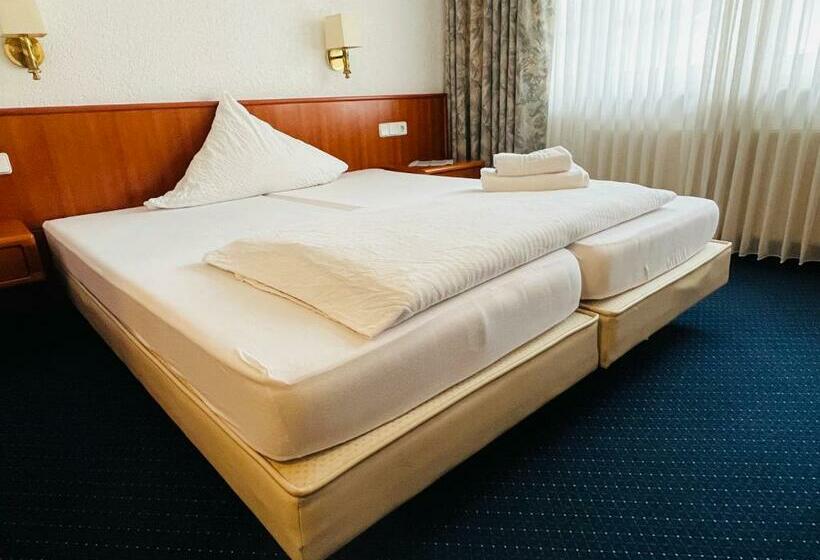 Общежитие Weller Kahl Am Main