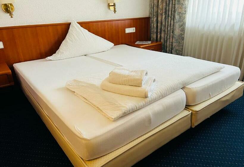 Общежитие Weller Kahl Am Main