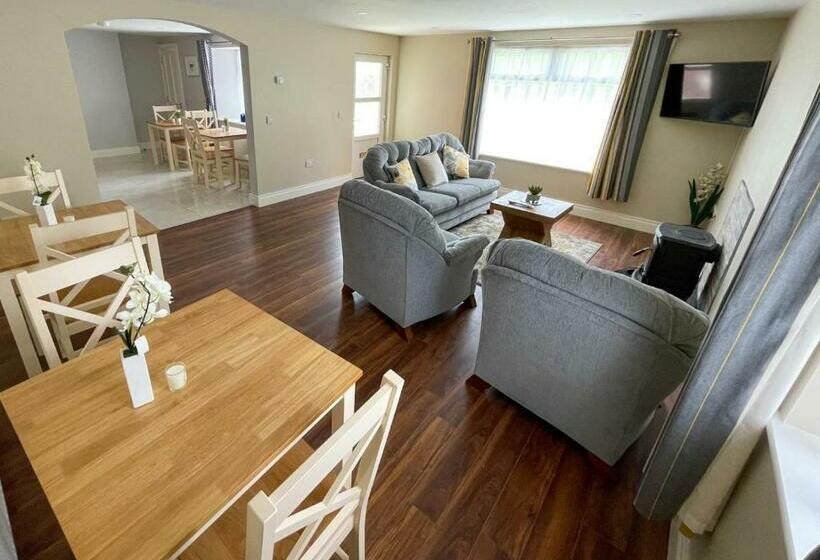 住宿加早餐 Drumlanaught Cottage Farnham