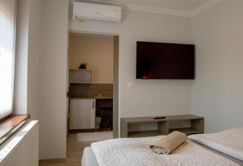 민박 Kukorica Csárda Apartman