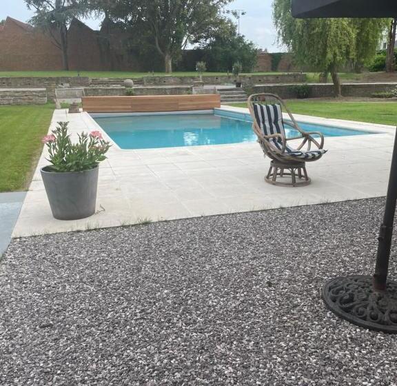 ベッドアンドブレックファースト La Posterie