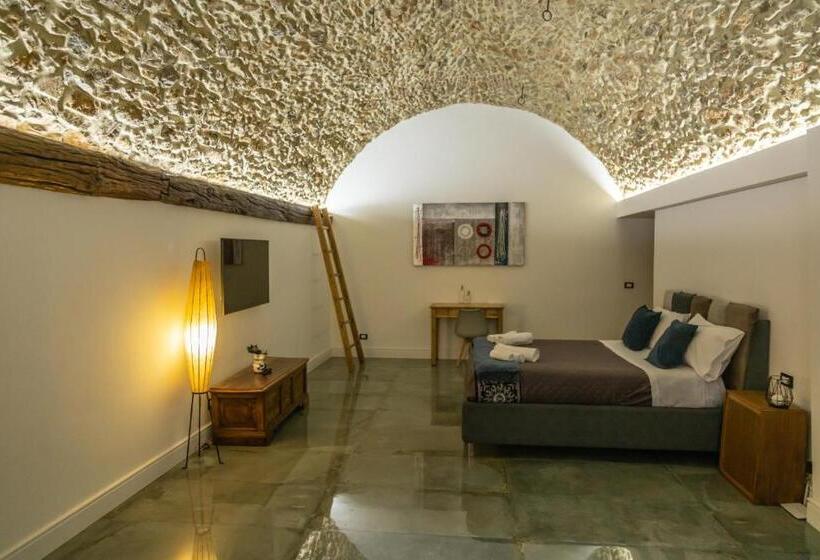 ベッドアンドブレックファースト La Rondine