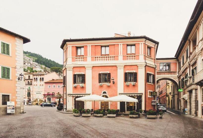 ベッドアンドブレックファースト La Rondine