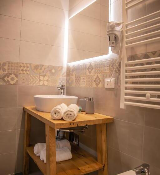 ベッドアンドブレックファースト La Rondine