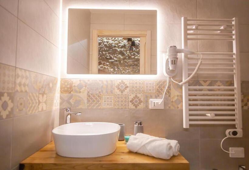 ベッドアンドブレックファースト La Rondine