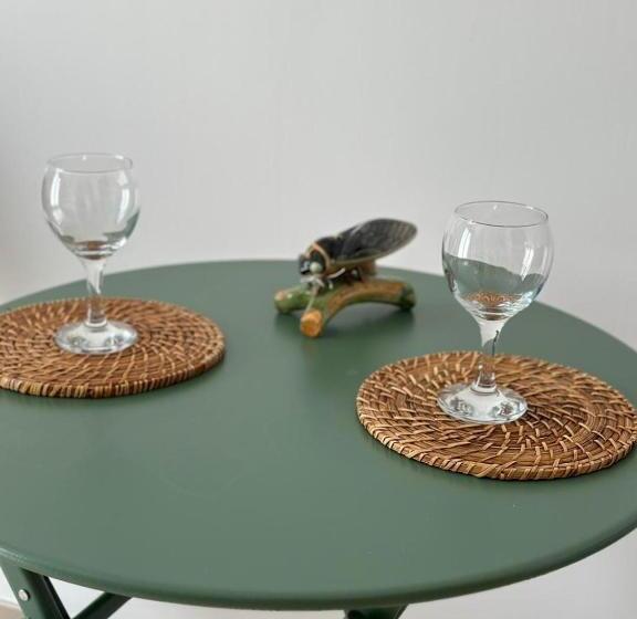 ベッドアンドブレックファースト Les Cigales