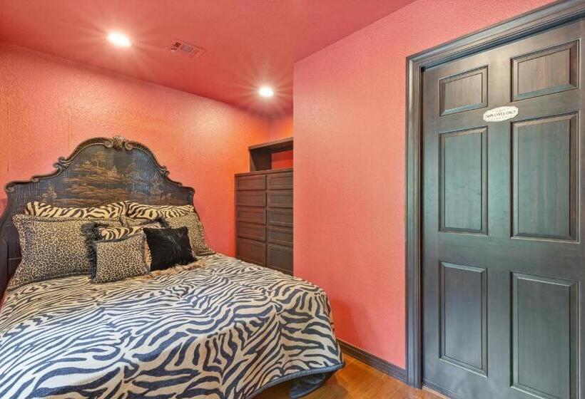 مبيت وإفطار The Funky Monkey Inn