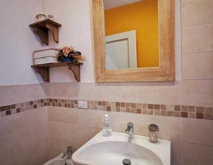 فندق Agriturismo Sotto La Rocca