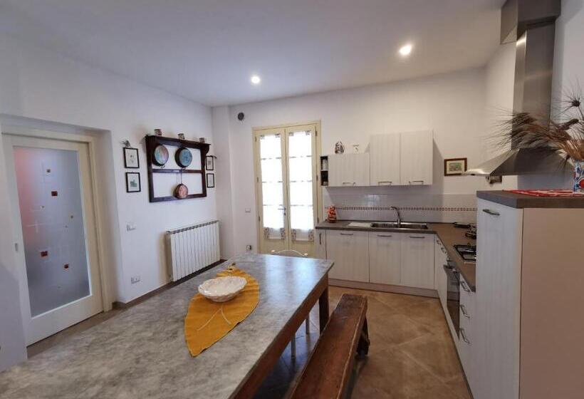 فندق Agriturismo Sotto La Rocca