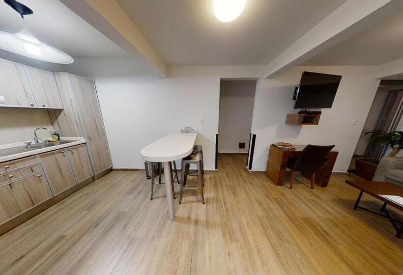 ホテル Tokio Suites