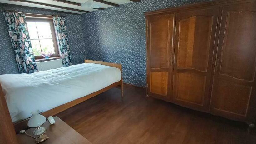 פנסיון Au Quatre Chemins