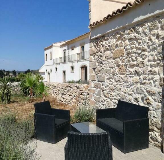 פנסיון Bramasole Charming House