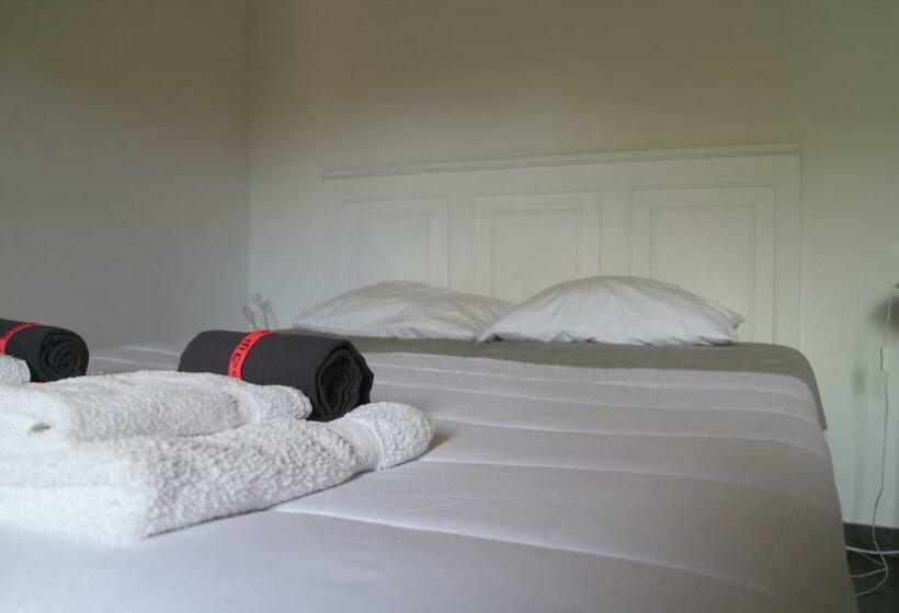 ペンション Casa Das Camarinhas Raal 542  Casa Partilhada