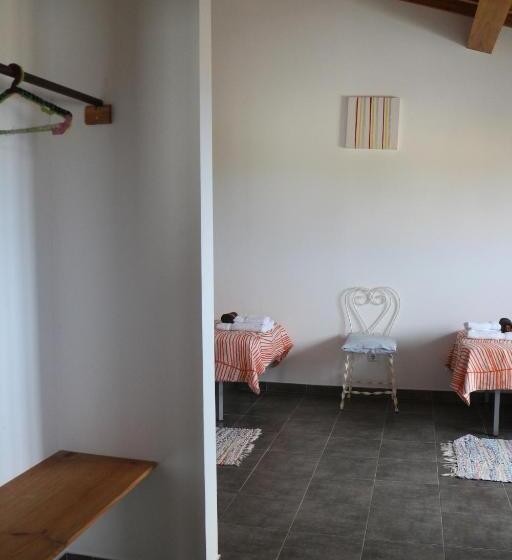 ペンション Casa Das Camarinhas Raal 542  Casa Partilhada