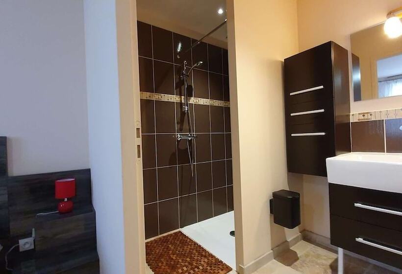 بنسيون Domaine Du Cardou