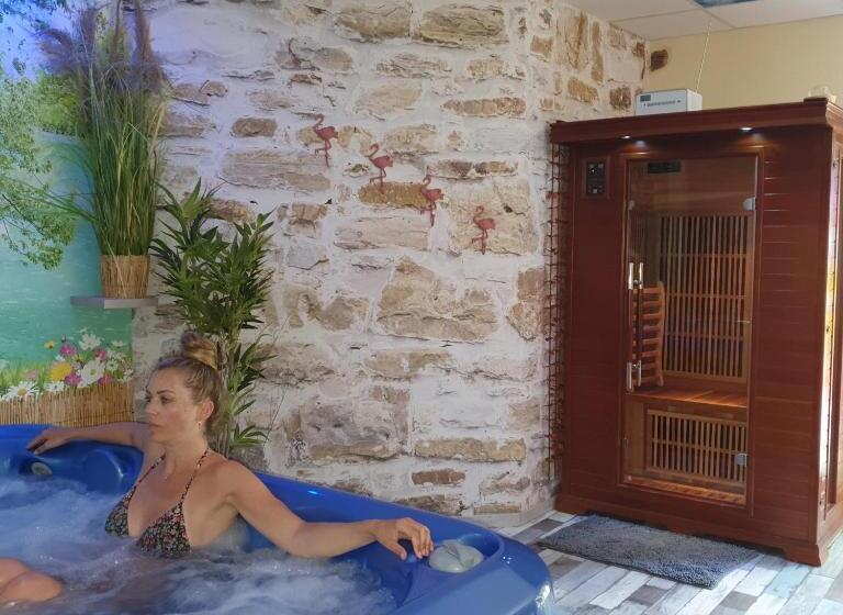 بنسيون Domaine Du Cardou