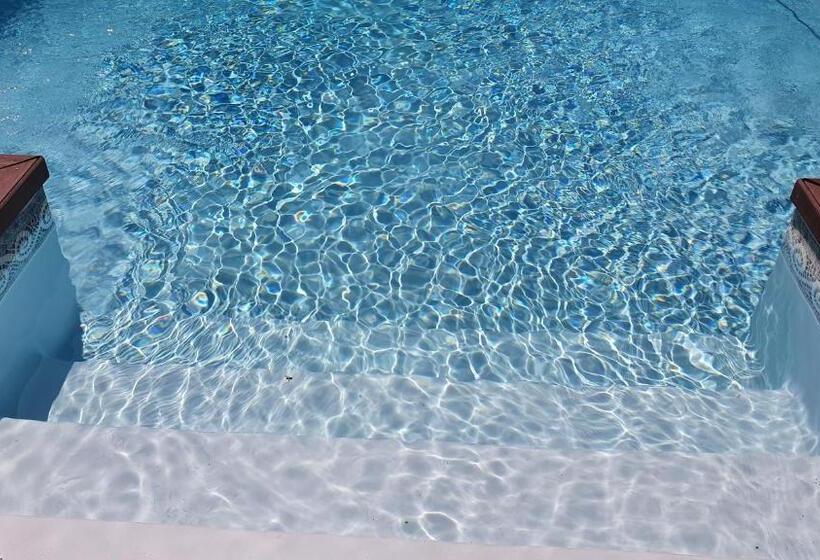 بنسيون Domaine Du Cardou