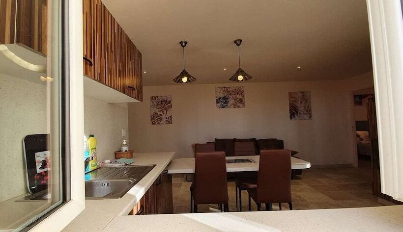 بنسيون Domaine Du Cardou