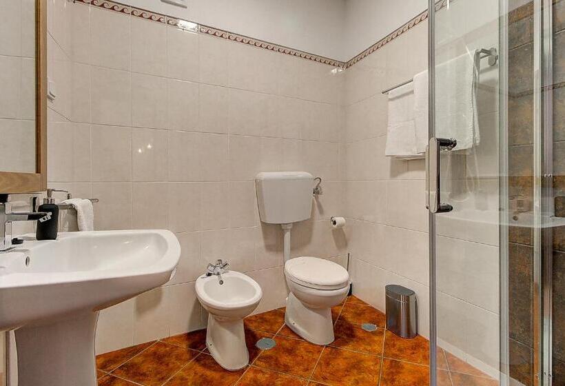 膳宿费 Enchanted Villa