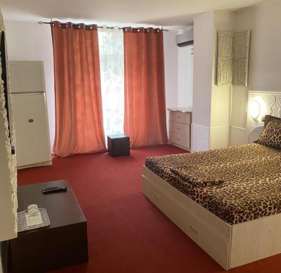 פנסיון Karra Hotels