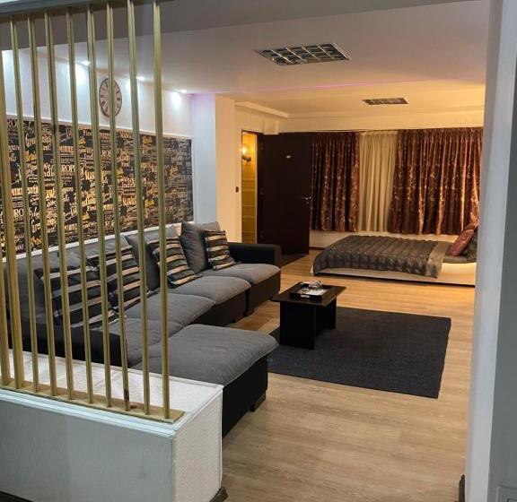 פנסיון Karra Hotels
